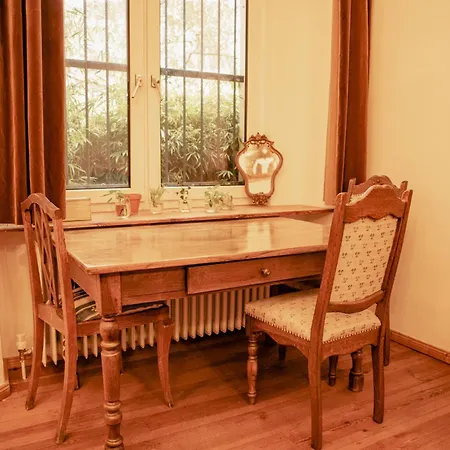 Huge-elegant-art 5 Beds Flat In Schoeneberg Berlin