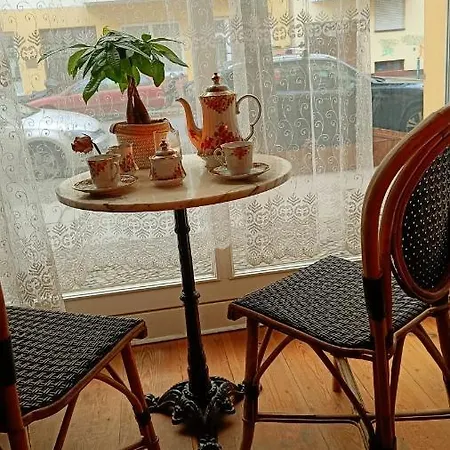 Huge-elegant-art 5 Beds Flat In Schoeneberg * Berlin