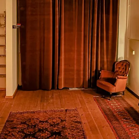 Huge-elegant-art 5 Beds Flat In Schöneberg *