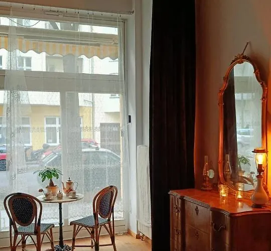 Huge-elegant-art 5 Beds Flat In Schoeneberg Daire *