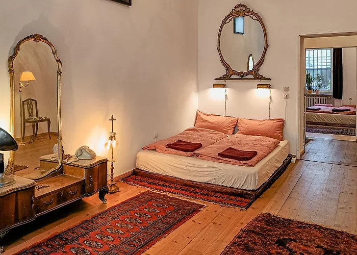 Huge-elegant-art 5 Beds Flat In Schöneberg Apartment *