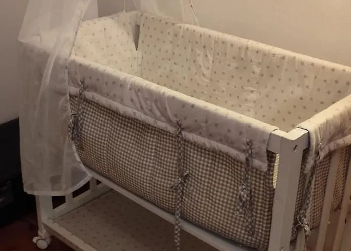 Huge-elegant-art 5 Beds Flat In Schoeneberg Berlin