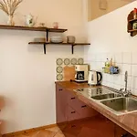 Apartament Huge-elegant-art 5 Beds Flat In Schoeneberg Berlin