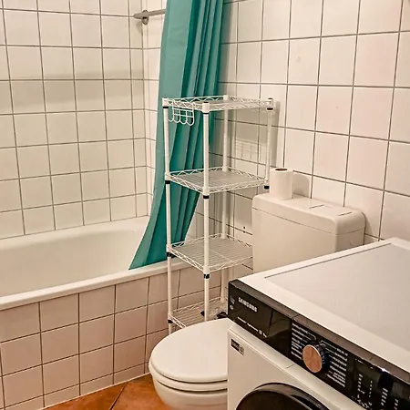 Huge-elegant-art 5 Beds Flat In Schoeneberg *