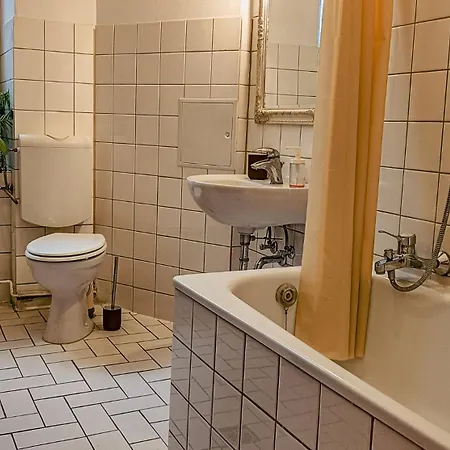 Huge-elegant-art 5 Beds Flat In Schoeneberg Апартаменты