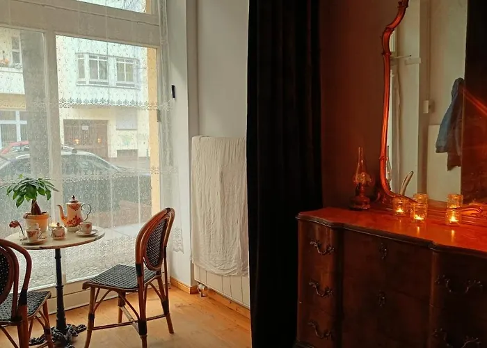 Huge-elegant-art 5 Beds Flat In Schoeneberg * ベルリン