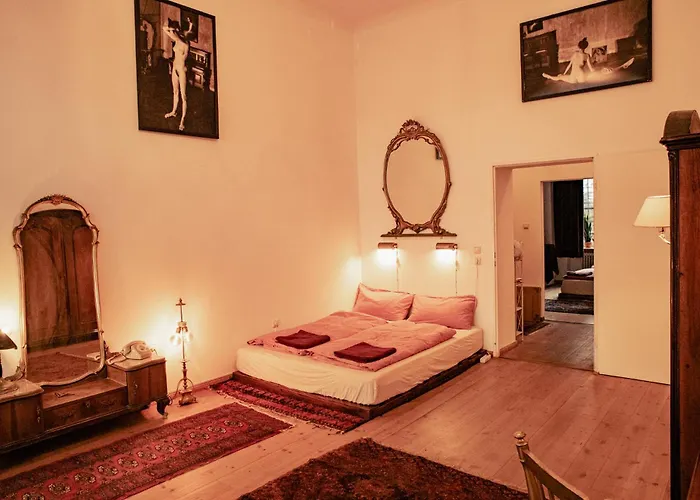 アパート Huge-elegant-art 5 Beds Flat In Schoeneberg ベルリン